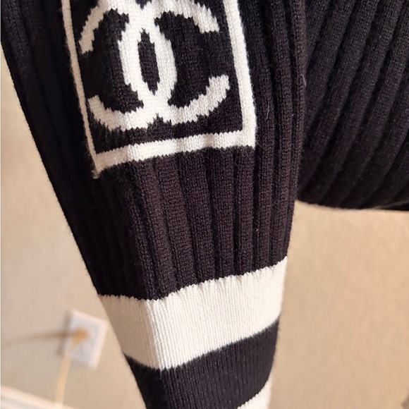 Black V-Neck Ribbed Sweater with White Trim and Logo Accents - Picture 5 of 6